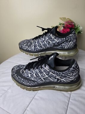 Nike Air Max 2016 Women's Black/White Zebra Size  10